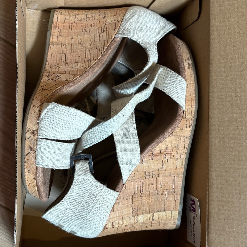 Tom’s Clarsa wedge sandals in linen